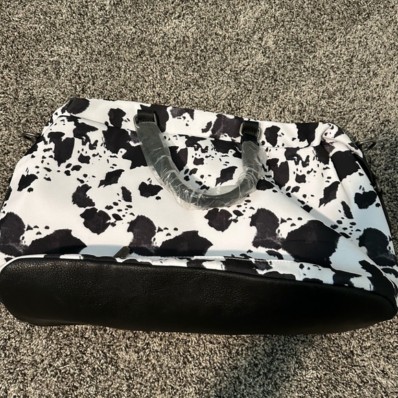 Wrangler cow print duffel bag - Picture 2 of 3